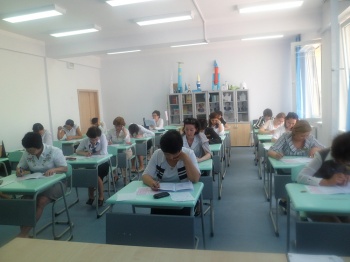 Учителя недавно открытых Назарбаев Интеллектуальных школ сдали экзамен на знание государственного  языка